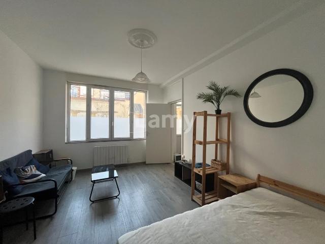 Location Appartement Rue Cliquot Blervache, Reims