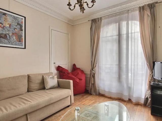 Location Appartement Rue Clodion, Paris