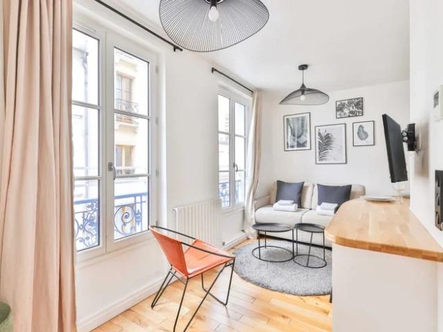 Location Appartement Rue Crémieux, Paris
