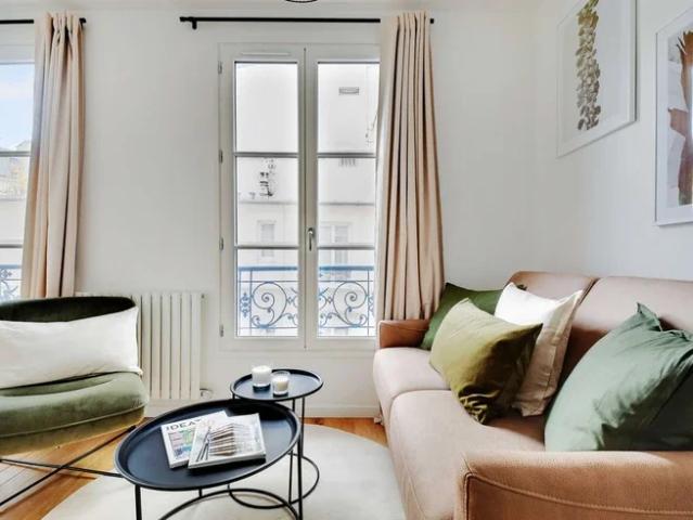 Location Appartement Rue Crémieux, Paris