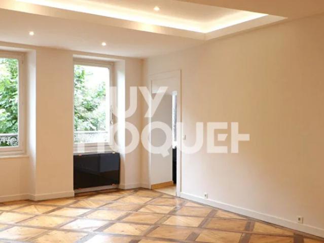 Location Appartement Rue Croix d'Or, Chambéry