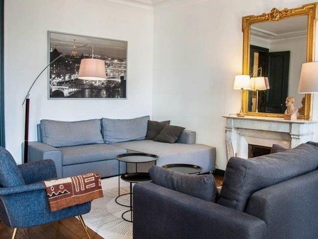 Location Appartement Rue Crozatier, Paris