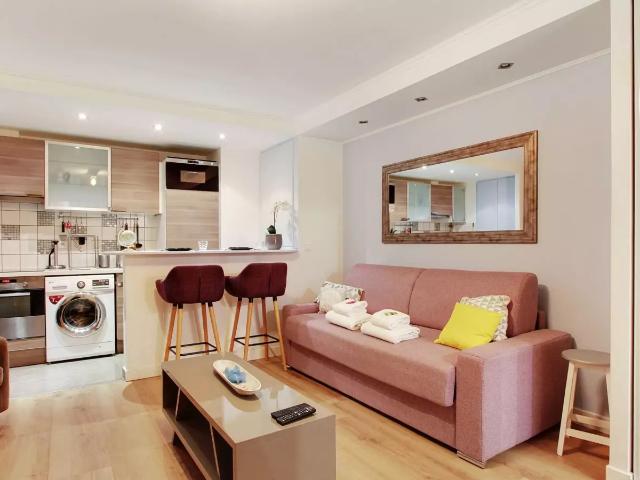 Location Appartement Rue Curial, Paris