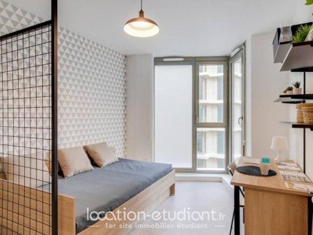 Location Appartement Rue Curial, Paris