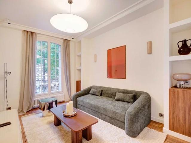 Location Appartement Rue Custine, Paris