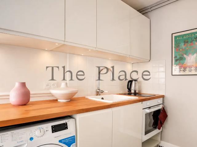 Location Appartement Rue Cyrano de Bergerac, Paris
