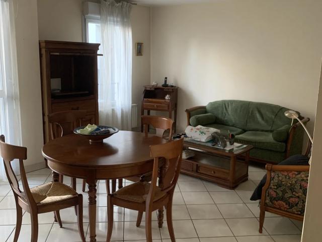 Location Appartement Rue Antonin Perrin, Villeurbanne