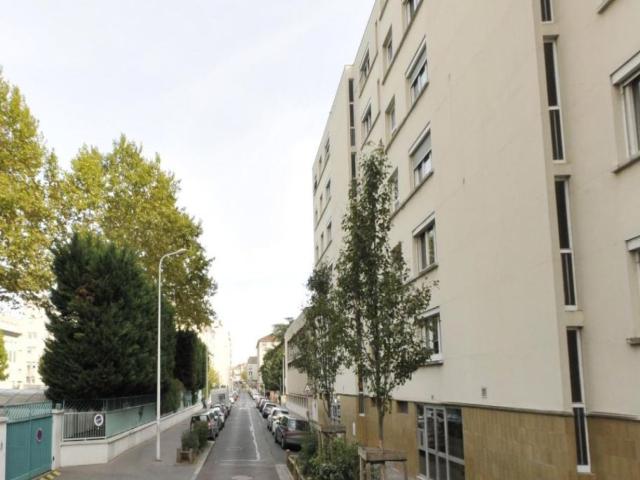 Location Appartement Rue Antoine Charial, Lyon