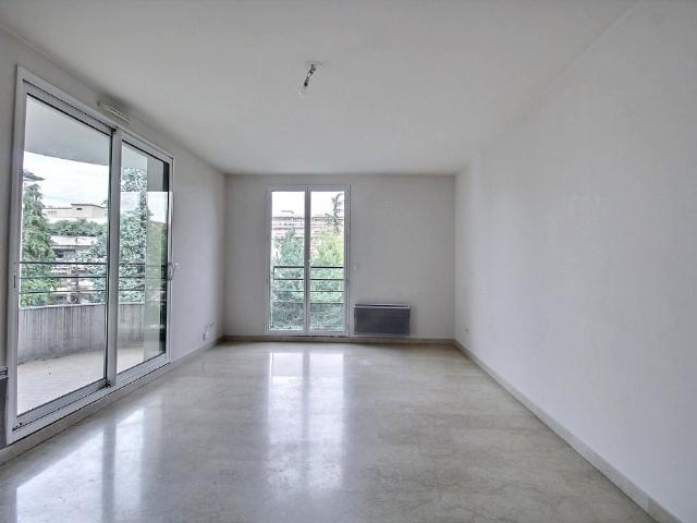 Location Appartement Rue Antoine Lumière, Lyon
