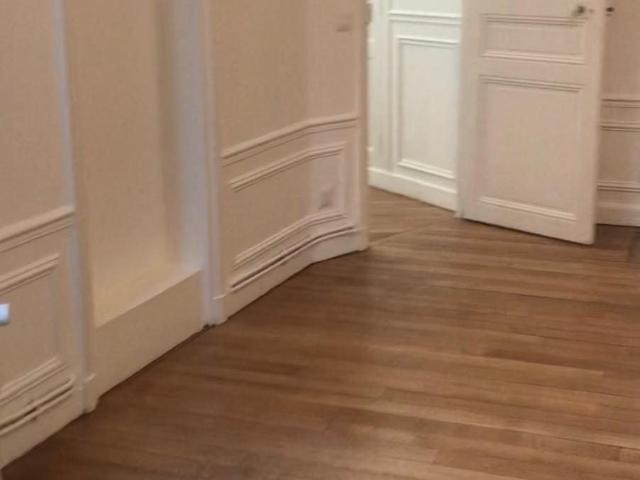 Location Appartement Rue Anatole de la Forge, Paris