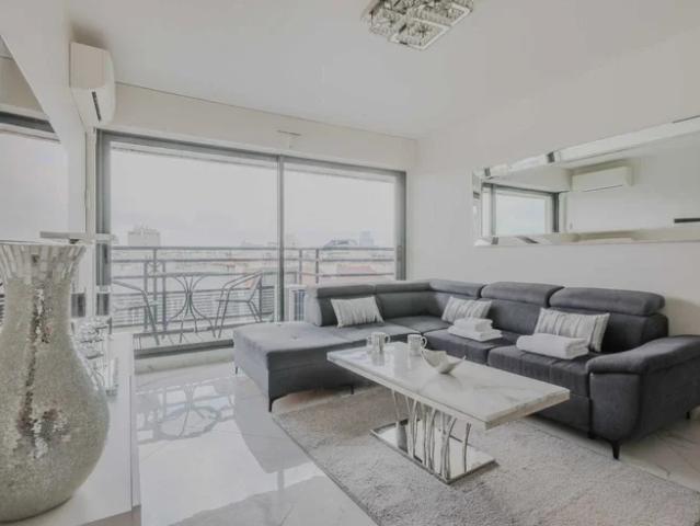 Location Appartement Rue Anatole France, Levallois Perret