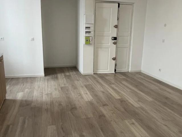 Location Appartement Rue Anatole France, Toulon