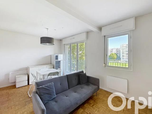 Location Appartement Rue Anatole France, Villeurbanne