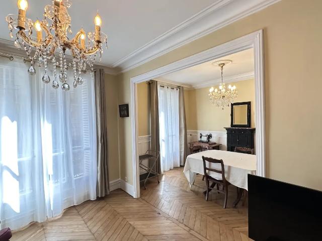 Location Appartement Rue André Gill, Paris