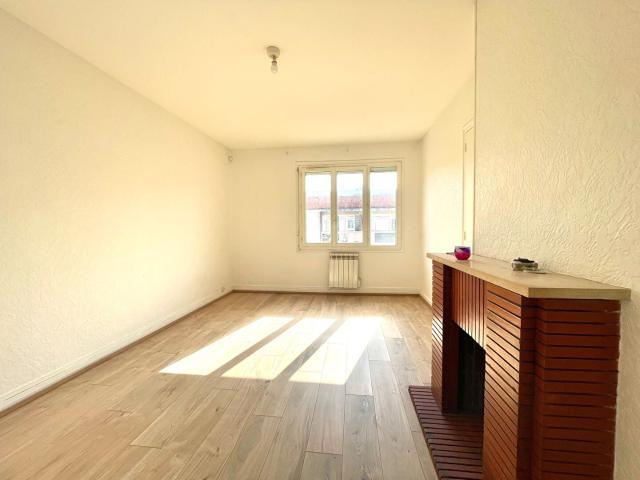 Location Appartement Rue Angelbert Quesney, Elbeuf