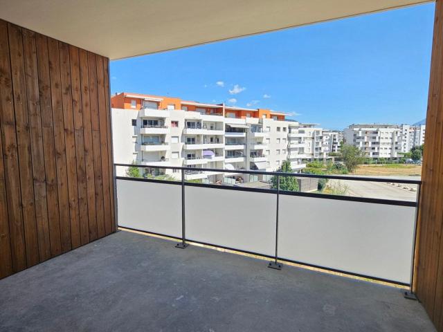 Location Appartement Rue Adjudant Eric Terrier, Voiron