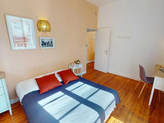 Location Appartement Rue Albert Pitres, Bordeaux