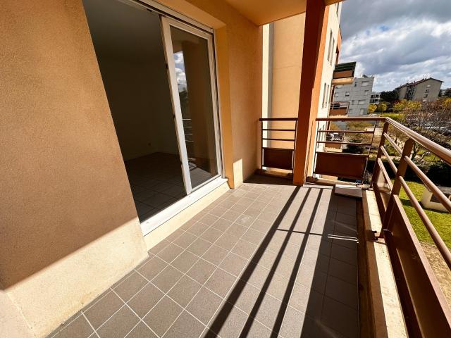 Location Appartement Rue Alexandre Dumas, Vaulx en Velin