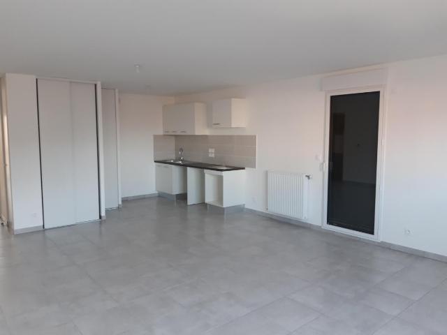 Location Appartement Rue Alexis Perroncel, Villeurbanne