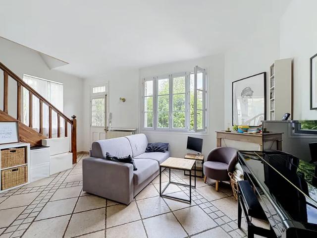 Location Appartement Rue Arthème Genteur, Suresnes