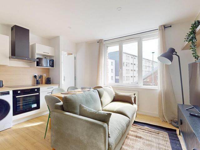 Location Appartement Rue Armand Carrel, Lille
