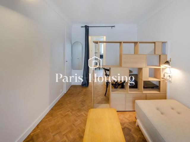Location Appartement Rue Augereau, Paris
