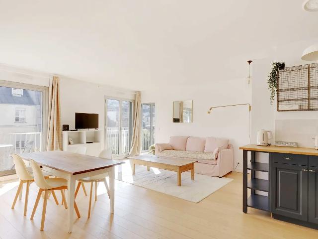 Location Appartement Rue Bouchardon, Paris