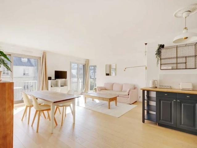Location Appartement Rue Bouchardon, Paris