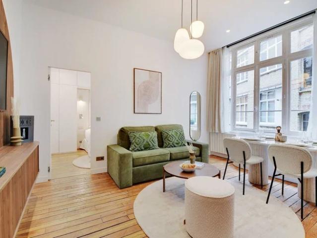 Location Appartement Rue Bouchardon, Paris