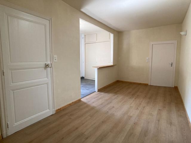 Location Appartement Rue Bouverie, Montélimar