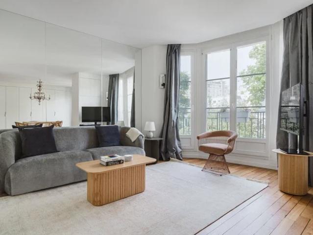 Location Appartement Rue Boileau, Paris