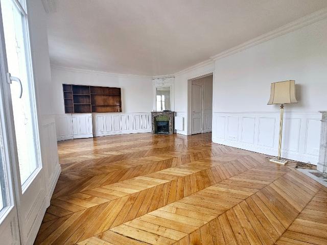 Location Appartement Rue Boileau, Paris