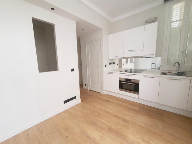 Location Appartement Rue Bonaparte, Paris