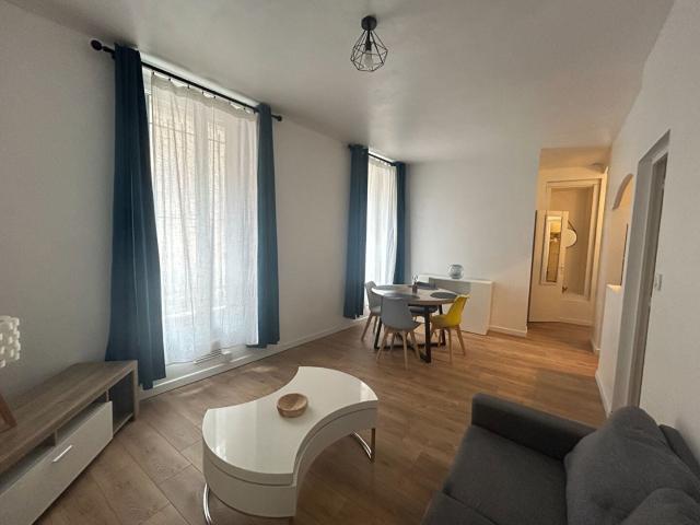 Location Appartement Rue Baudin, Nîmes