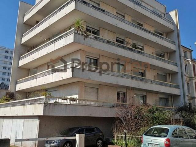 Location Appartement Rue Baudin, Courbevoie