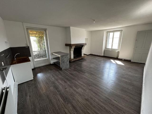 Location Appartement Rue Bayard, Faverney