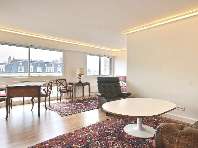 Location Appartement Rue Bayen, Paris