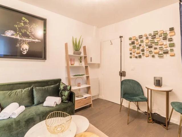 Location Appartement Rue Bachaumont, Paris
