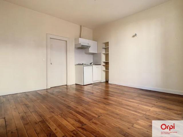 Location Appartement Rue Barathon, Montluçon