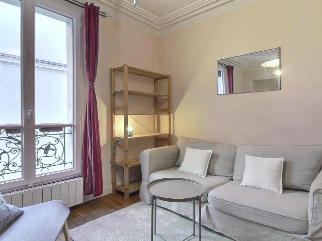 Location Appartement Rue Baron, Paris