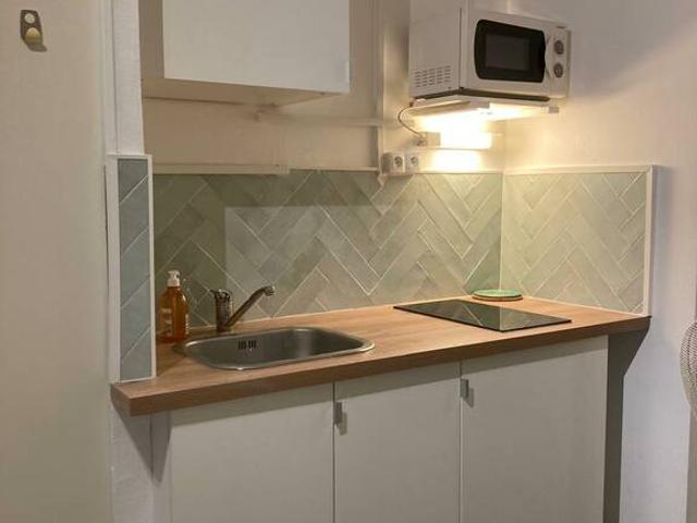 Location Appartement Rue Baron, Paris