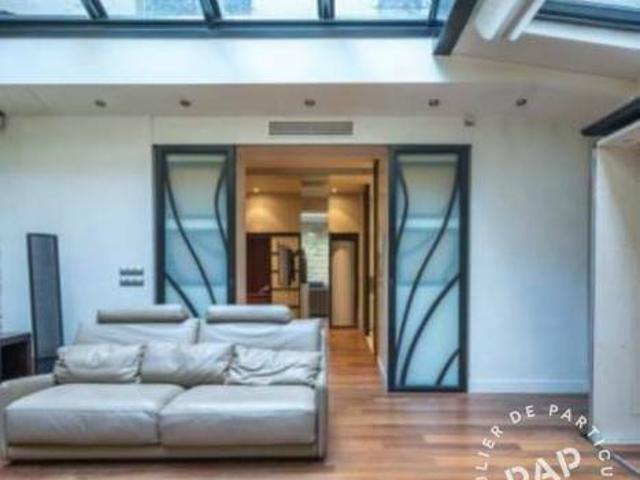 Location Appartement Rue Baron, Paris