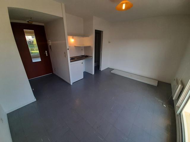 Location Appartement Rue Basse, Caen