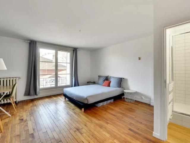 Location Appartement Rue Belliard, Paris