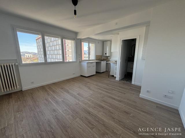 Location Appartement Rue Bergson, Saint Étienne