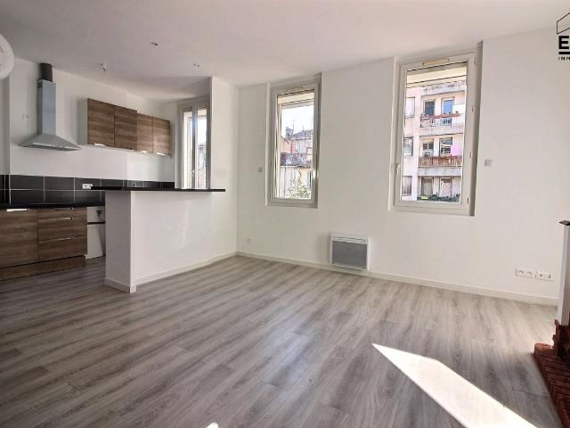 Location Appartement Rue Bravet, Marseille