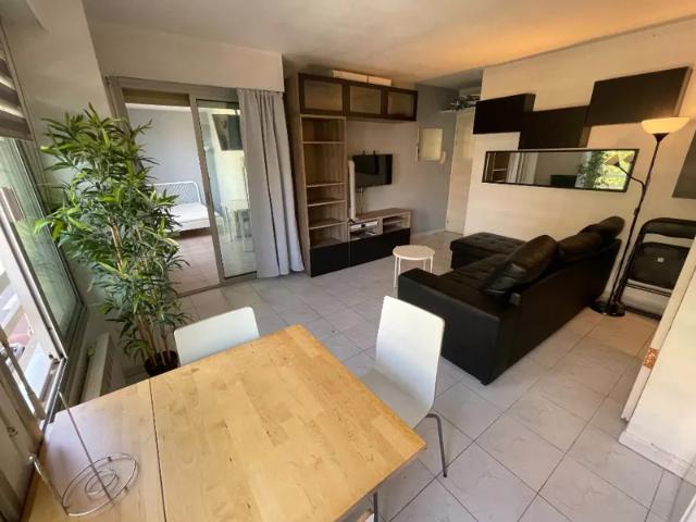 Location Appartement Avenue des Oliviers, Antibes