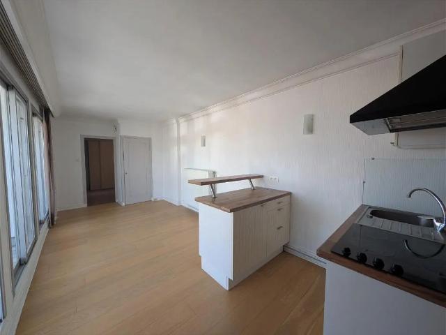 Location Appartement Rue Briffaut, Valence