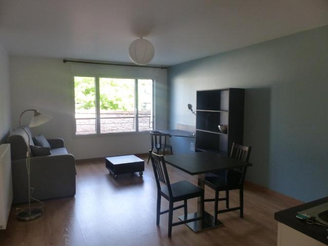 Location Appartement Rue Brizeux, Rennes