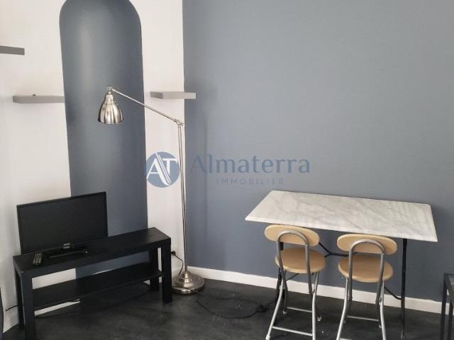 Location Appartement Rue Brochant, Paris